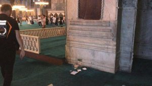 Ayasofya Camii'nde görenleri şaşkına çeviren olayla ilgili gerçek ortaya çıktı