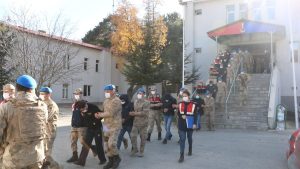 Bitlis merkezli göçmen kaçakçılığı operasyonu