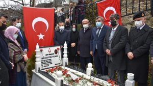 PKK'lı teröristlerce haince katledilen şehit öğretmen Necmettin Yılmaz kabri başında anıldı