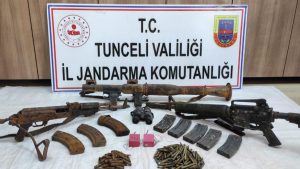 Tunceli'de düzenlenen operasyonda teröristlere ait silah ve mühimmat yakalandı