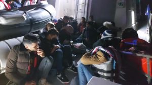 Yunanistan tarafından Türk kara sularına itilen 40 göçmen kurtarıldı