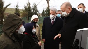 Başkan Erdoğan, örnek gösterdiği mahalle kadın kolları başkanı Hatem Kurt'u ziyaret etti