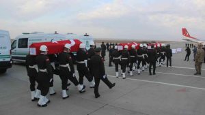 Cumhurbaşkanı Erdoğan, Akçakale sınır hattında şehit olan askerlerin ailelerine başsağlığı diledi