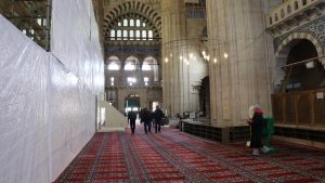Restorasyona alınan Selimiye Camisi'nde ibadet için alan oluşturuldu