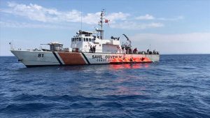 Sahil Güvenlik, 2021'de Yunanistan'ın denizde ölüme terk ettiği 15 bin kişiyi kurtardı
